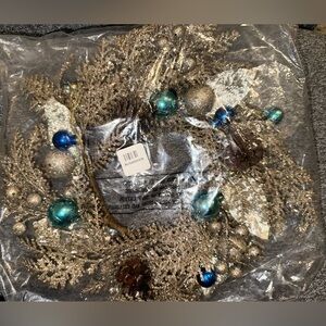 *NEW* Glittered Sparkling Holiday Pine Cone
Wreath Candle Ring - Turquoise/Gold